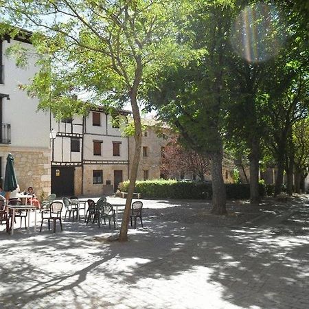 Hotel Rey Chindasvinto Covarrubias Exterior foto
